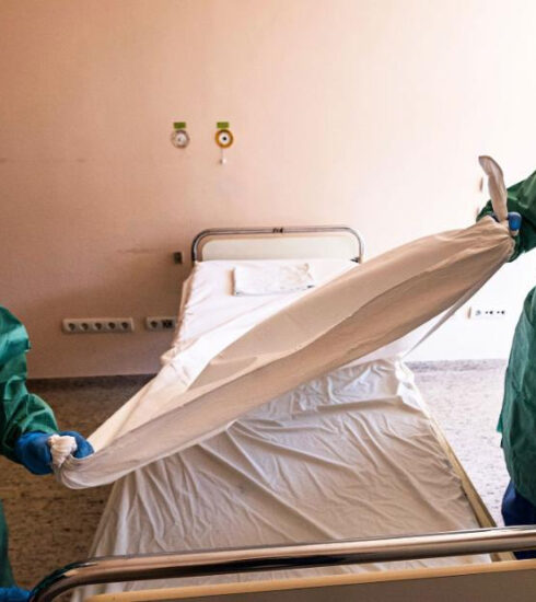 6 gráficas sobre el coronavirus: los reveladores datos de los contagiados en China