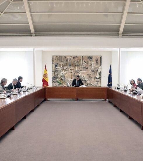 El Gobierno desinfecta los edificios de La Moncloa por el aumento de casos de coronavirus