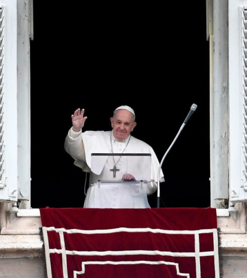 EN VIVO El papa Francisco hace una oración por el mundo en medio de la pandemia de coronavirus