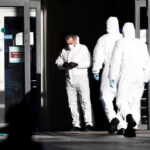 España convierte una pista de hielo en una morgue mientras las muertes por coronavirus siguen aumentando