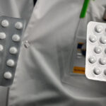 Estados de EE.UU. intentan detener el acaparamiento de posibles medicinas para el coronavirus