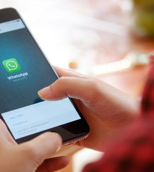 Facebook tiene un problema de coronavirus: WhatsApp