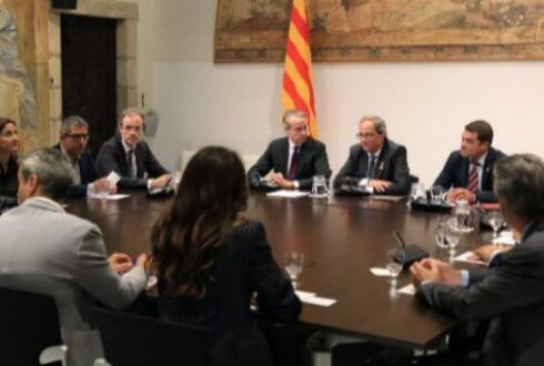 Grandes empresarios catalanes exigen “responsabilidad” a Torra : “El virus es la prioridad”