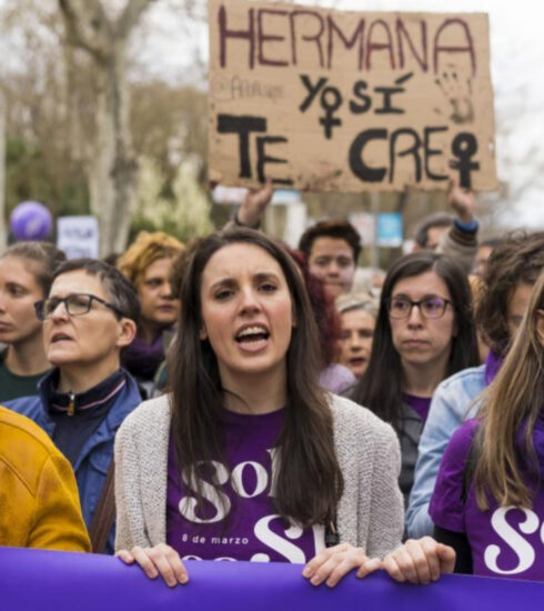 Irene Montero defiende la celebración del 8-M: “Hicimos en todo momento lo que dijeron los expertos y la autoridad sanitaria”