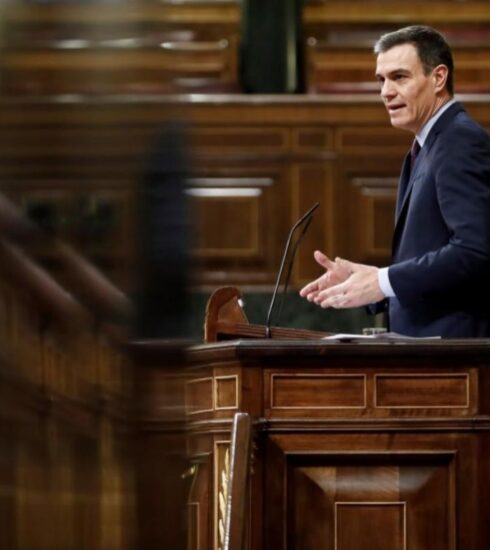 Las sombras del plan de Sánchez: autónomos, dudas en hipotecas y avales, y una incierta recuperación en V