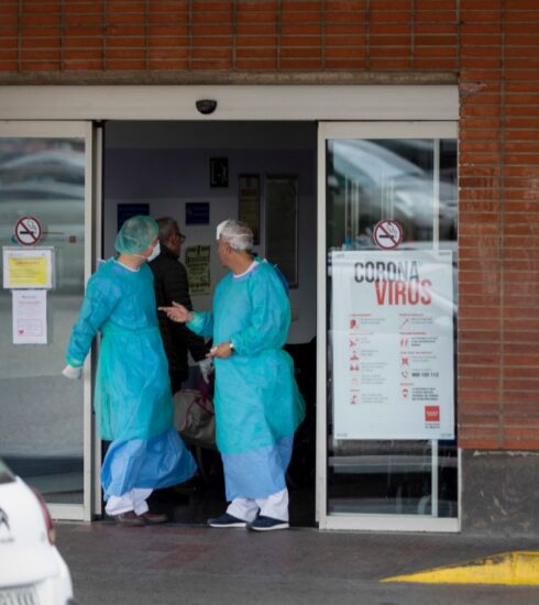 Madrid crea un hospital de campaña en Ifema con 5.500 camas y refuerza los hospitales ante el pico del coronavirus