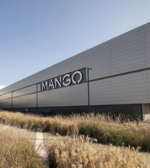 Mango presenta un erte para 4.767 empleados