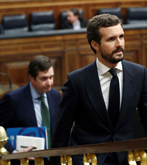 Pablo Casado acusa al Gobierno de dejar a los profesionales sanitarios “abandonados a su suerte” por el coronavirus