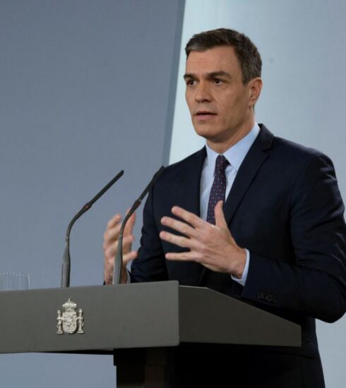 Pedro Sánchez advierte a los españoles de la “ola más dañina” del coronavirus pero promete que acabará pronto