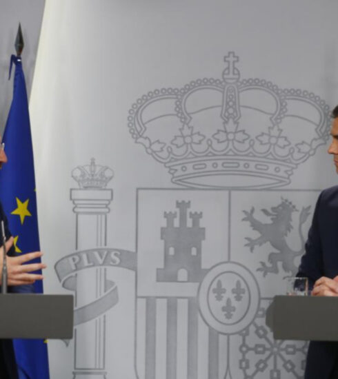 Pedro Sánchez y otros ocho líderes de la UE piden por carta la emisión de eurobonos